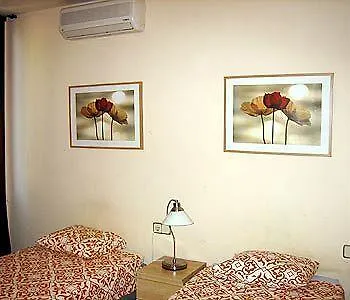 Hostal Lk Barcelona Spain