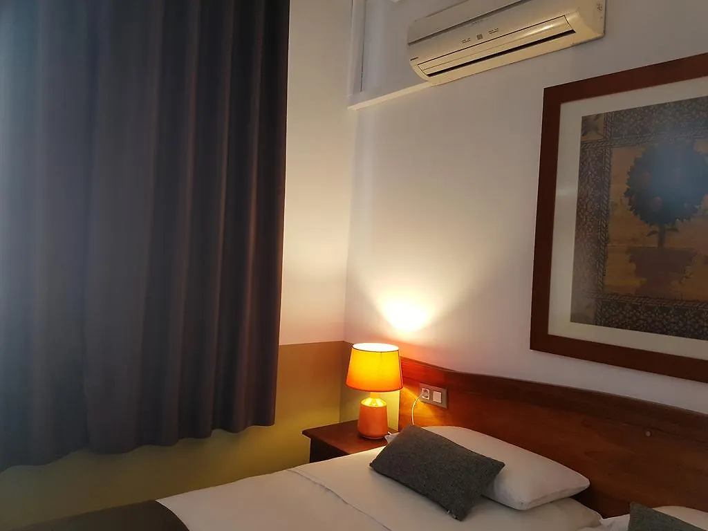 Hostal Lk Barcelona Spain